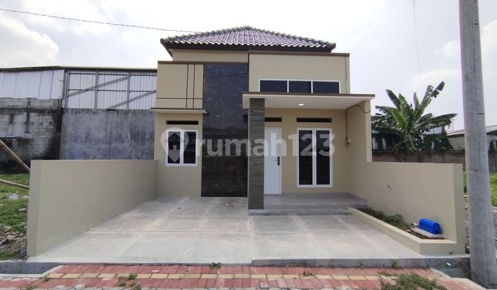 Rumah Baru Dekat Kampus Uns Pesan Bangun 1 Dan 2 Lantai 1