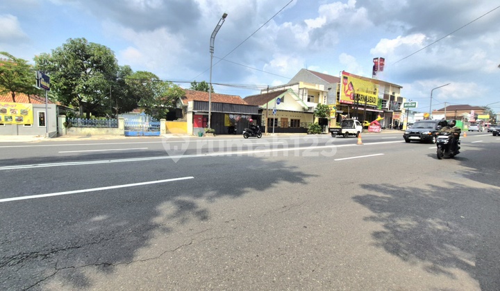 Rumah Luas dan Ruko Tengah Kota Karanganyar Akses Jl. Raya 2
