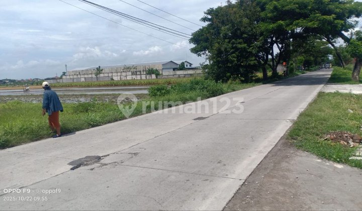 Tanah Pinggir Jalan Raya Adi Sumarmo Colomadu Dekat Tol