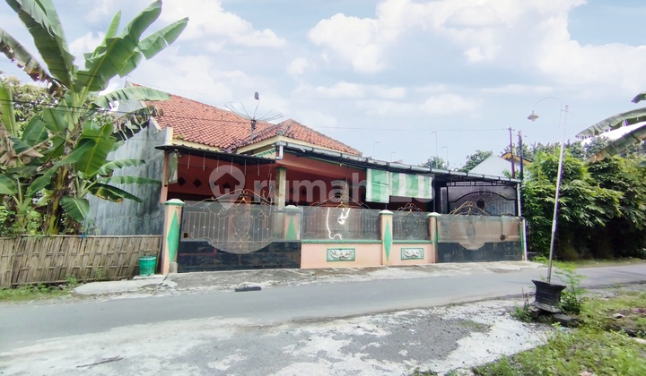 Nice Spacious House In Colomadu Near Adi Sumarmo Airport 2