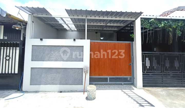Kos Baru Gress Dekat Ke Kampus Ums Furnish Siap Huni