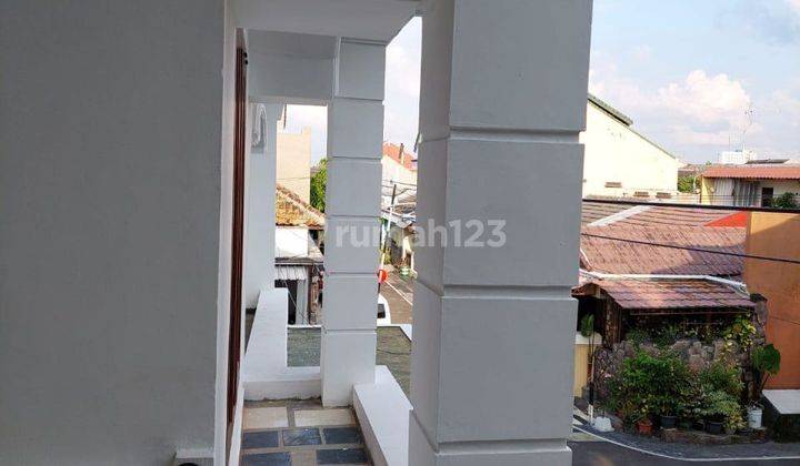 Rumah Mewah Solo 2 Lantai Siap Huni Lokasi Strategis 2