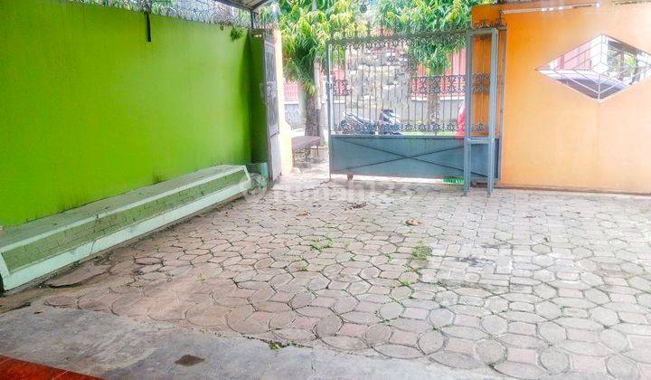 Rumah Second Tengah Kota Solo Lokasi Nyaman Strategis 2