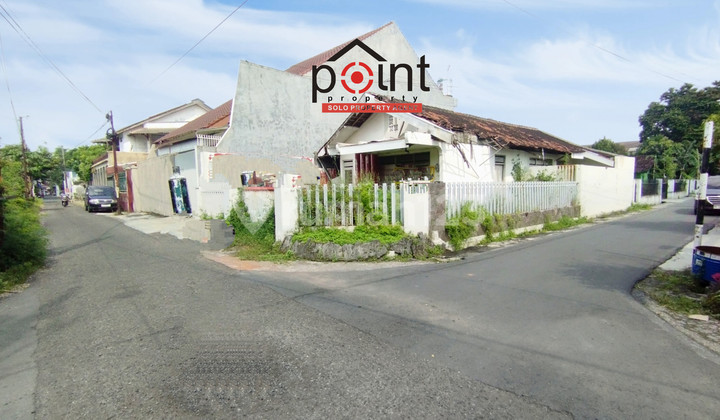 Tanah Bangunan Tengah Kota Surakarta Dekat Berbagai Fasilitas