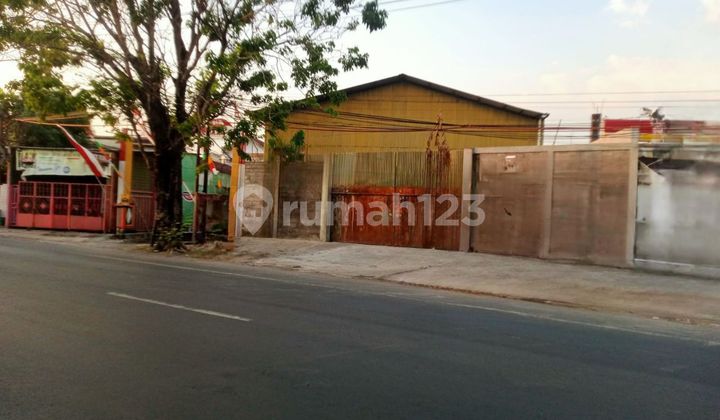 Ready-to-Use Warehouse Near Tok Solo Colomadu, Access via Main Road.