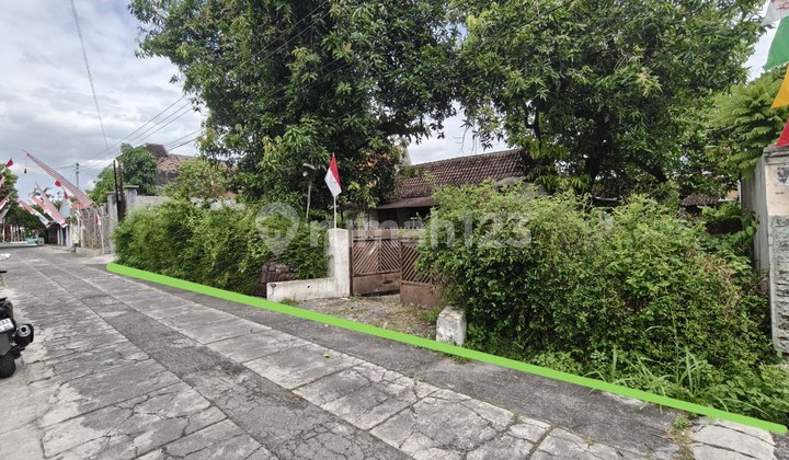 Tanah Luas Shm 615m² Tengah Kota Solo Siap Huni Akses Simpangan