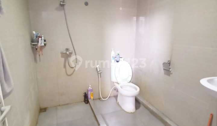 Well-maintained house for sale in Graha Raya with strategic access, ready to occupy.