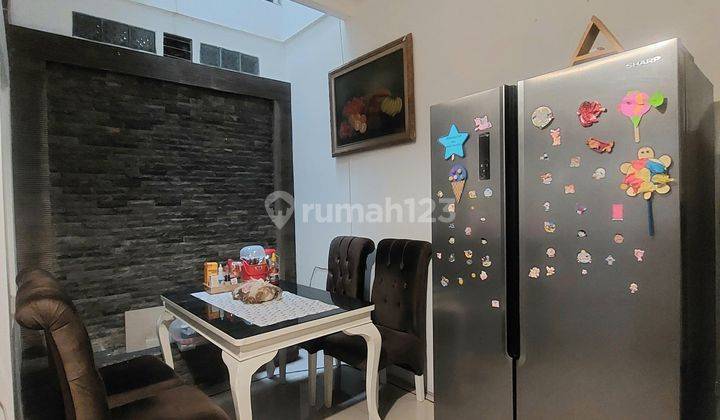 Rumah Minimalis 2 Lantai Siap Huni di Graha Raya Bintaro 2