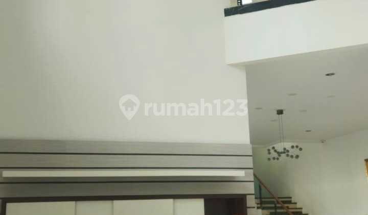 Dijual Rumah Mewah di Telaga Golf BSD Tanah Luas Lokasi Nyaman 2