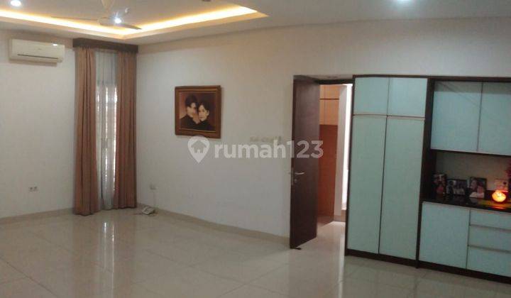 Dijual Rumah Bagus Terawat 2 Lantai di Sektor 9 Bintaro 2