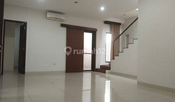 Dijual Rumah Bagus Terawat 2 Lantai di Sektor 9 Bintaro 1