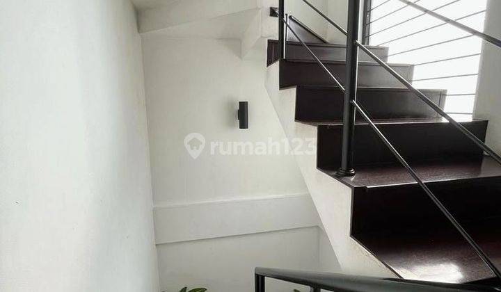 Dijual Rumah 3 Lantai di Puspita Loka Bsd City Baru Selesai Renovasi Siap Huni 2