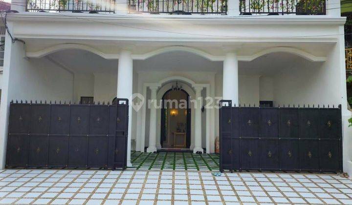 Dijual Rumah Modern Classic Kawasan Elit di Pondok Indah 2