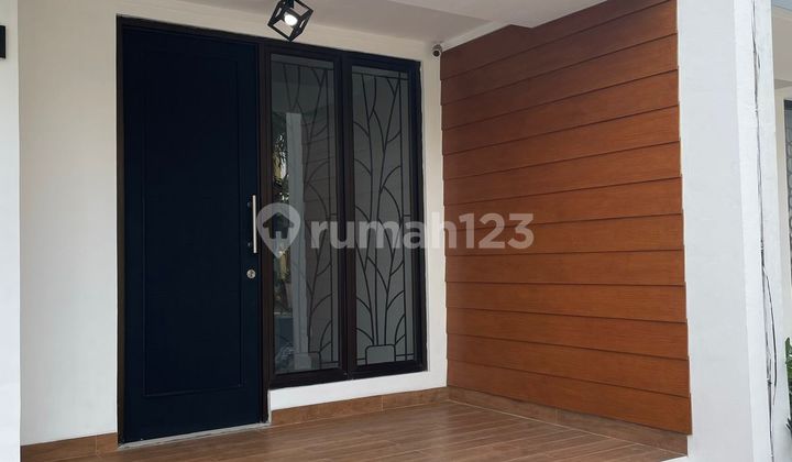 A nice renovated house in Graha Raya is for sale, ready to occupy. A nice renovated house in Graha Raya is for sale, ready to occupy.