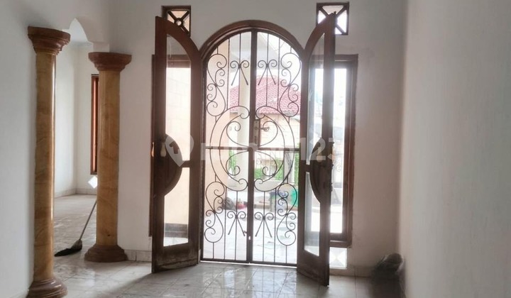 Dijual Rumah 2 Lantai Bagus Terawat Siap Huni di Villa Melati Mas Bsd 2