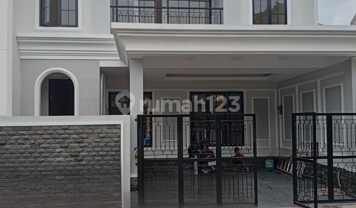 Dijual Rumah Modern Kontemporer di Griya Loka BSD 2 Lantai Siap Huni