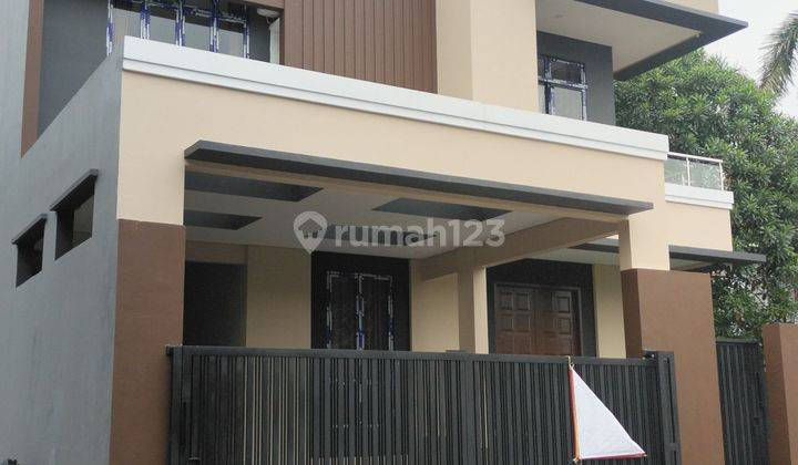 Rumah Minimalis Modern Siap Huni di Anggrek Loka Bsd City 1