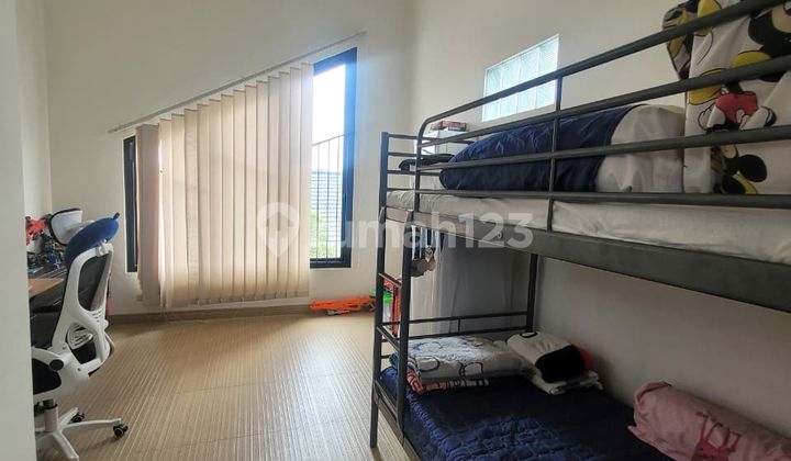 For Sale: Nice House with Swimming Pool in Mahagoni Park Bintaro, Ready to Occup 2