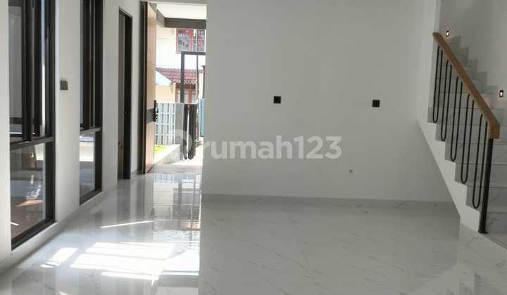 For sale nice ready-to-live house in sector 3 Bintaro, comfortable building & ready to occupy.