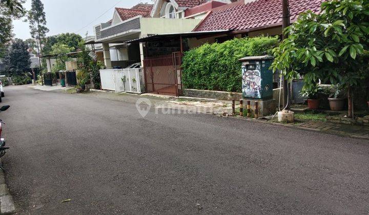 Rumah Dengan Serta Ada Ruang Keluarga Lokasi Anggrek Lokas Bsd 1