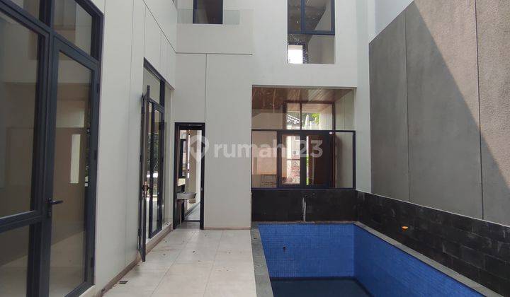 Dijual Cepat Rumah Mewah Dengan Kolam Renang di Sektor 9 Bintaro Jaya 1