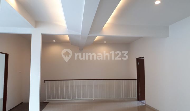 Dijual rumah bagus di sektor 9 bintaro bangunan modern siap huni 2