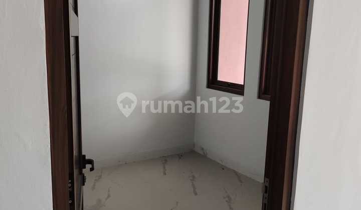 For sale: nice minimalist house in Alam Sutera, already renovated and ready to occupy. 2