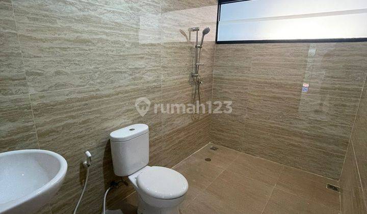 Rumah Modern Minimalis di Sektor 9 Bintaro Jaya 2