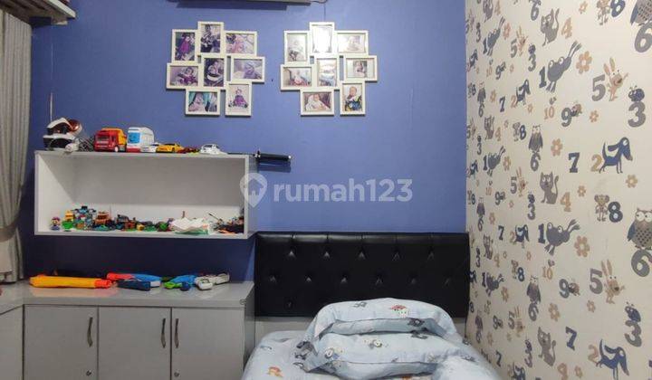 Dijual Rumah Cantik Full Furnished Siap Huni di Graha Raya 2