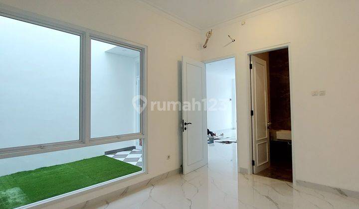 Dijual Rumah Modern Classic Siap Huni di Sektor 9 Bintaro. 1