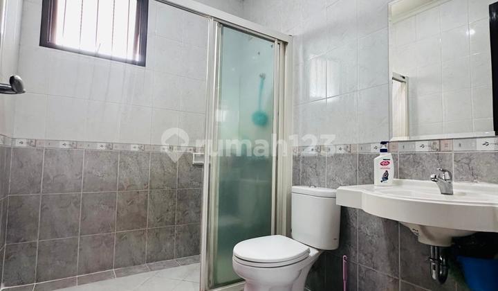 Dijual rumah bagus di delatinos bsd bangunan terawat siap huni 2