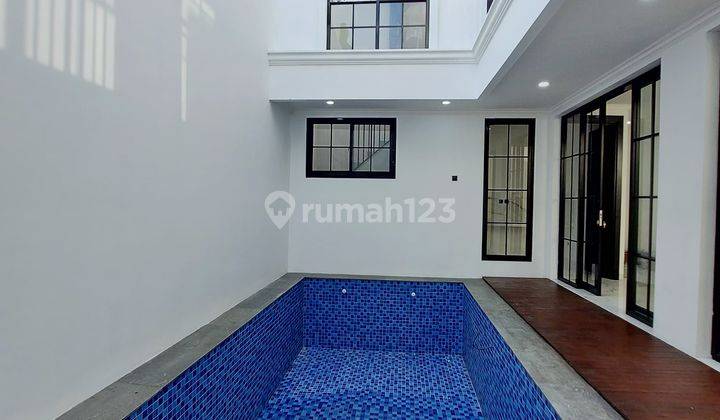 Dijual Rumah Mewah American Classic di Renang di Bintaro Jaya 2