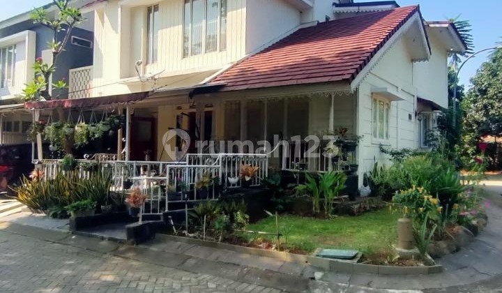 Dijual Rumah Turun Harga Lokasi Premium di Emerald Bintaro Siap Huni