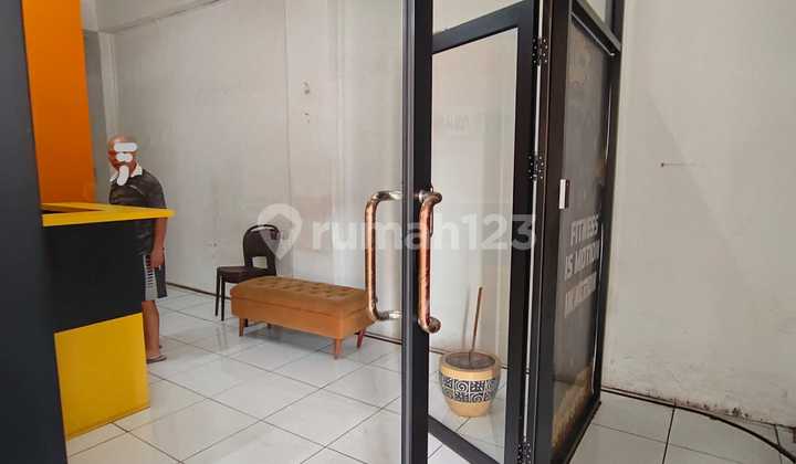 Di Sewakan Tempat Usaha Di Kebon Jati 