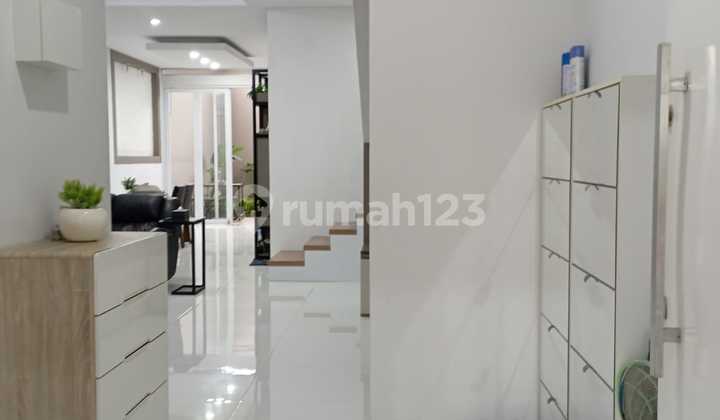 For Sale, Furnished House in Mekar Wangi