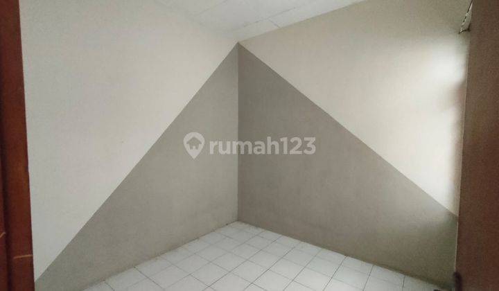 For Rent Rumah Cantik Modern di Taman Kopo Indah  2