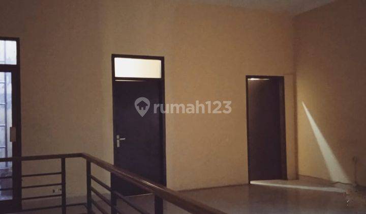 For Rent Ruko 3,5 Lantai Siap Pakai di Mainroad Pahlawan 2