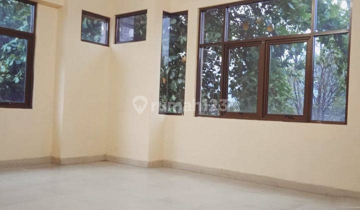 For Rent Ruko 3,5 Lantai Siap Pakai di Mainroad Pahlawan 1