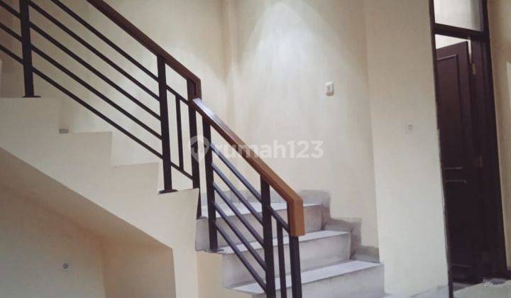 For Rent Ruko 3,5 Lantai Siap Pakai di Mainroad Pahlawan 12