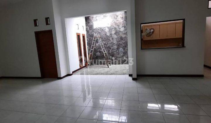 For Rent Rumah Nyaman Cantik di Turangga  1