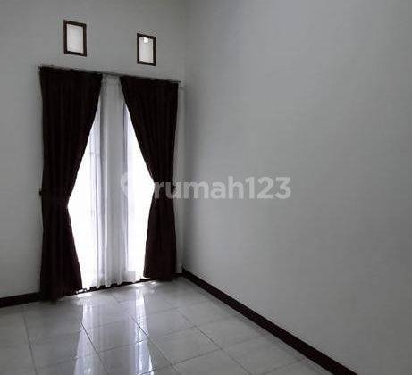 For Rent Rumah Nyaman Cantik di Turangga  2