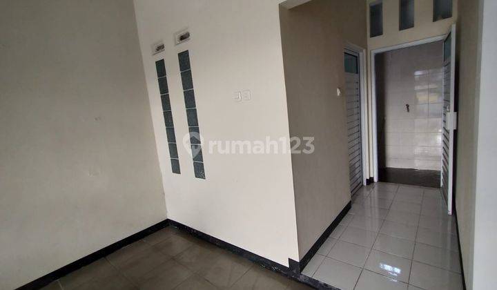 For Sale Rumah Modern 2,5 Lantai di Turangga 1