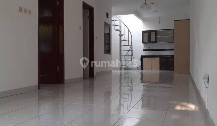 Di Sewakan Rumah Nyaman Di Taman Kopo Indah 3 1