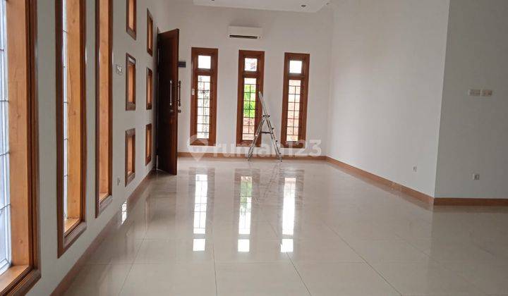 Di Jual Rumah Mewah Luas Terawat Cluster Cigadung  1