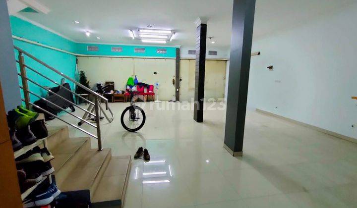 Di jual rumah cocok untuk kantor atau usaha  1