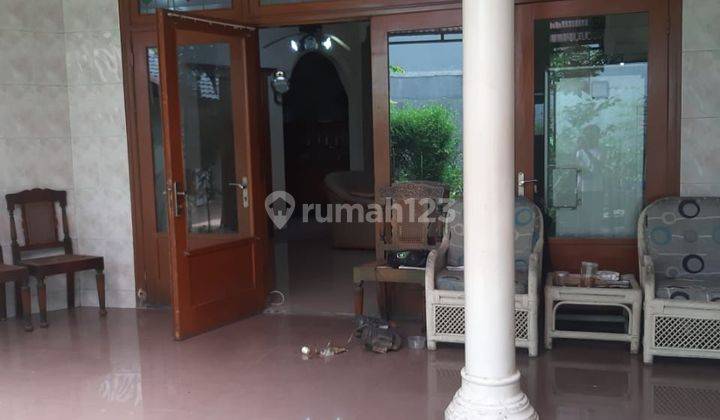 Di jual rumah antik di jl kembar  2