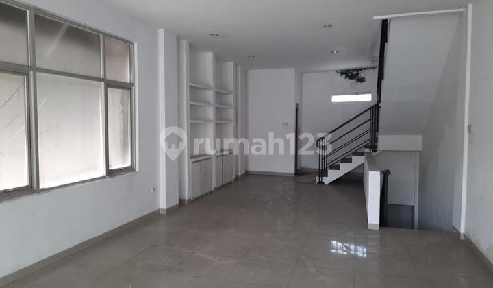 For Rent: Lucky Main Road Cihampelas Shop House 2