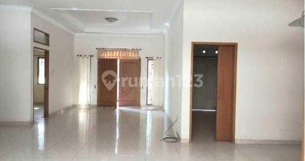 Di Jual Rumah Di Taman Kopo Indah 3 2