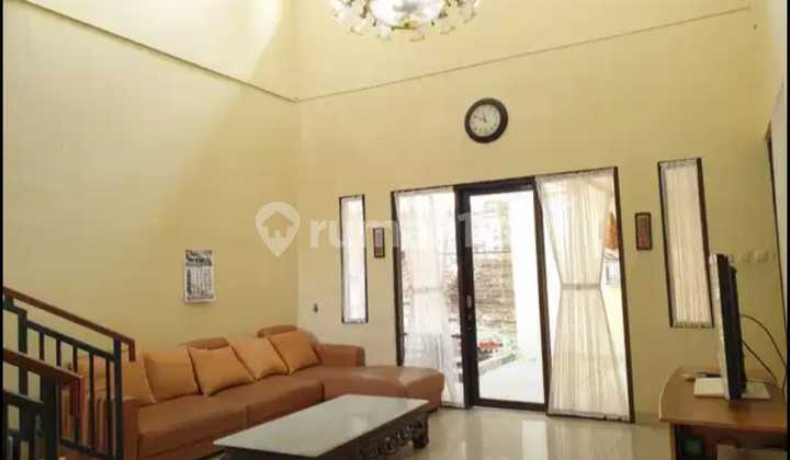 For Rent Large Cool House In Setiabudhi Regenci