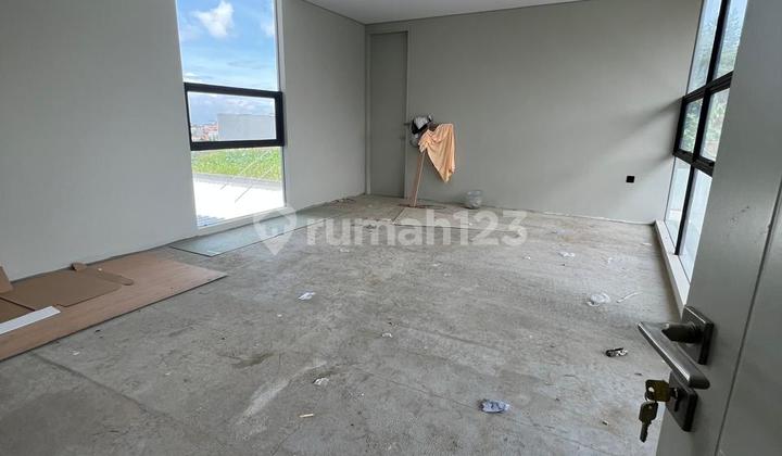 Sell Luxury House In Setiabudi Regency